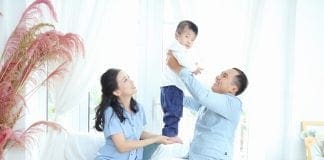 Album gia đình chị Oanh